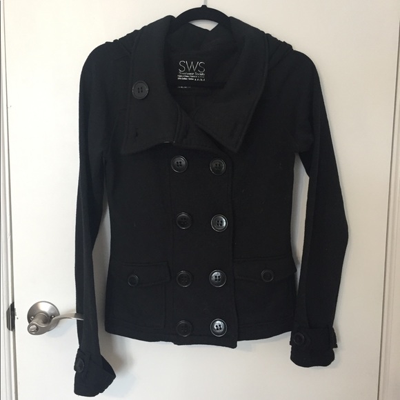 Women’s Clothing - Picture 4 of 9